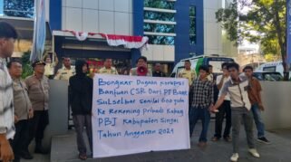 Koalisi Lintas Mahasiswa Kepung Bank Sulselbar, Dana CSR Rp 600 Juta Masuk Rekening Pribadi Kabag PBJ