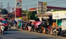 Antrian Panjang Dari Jam 05:00 subuh Sampai Tengah Malam, yang Berlangsung Sudah 3 Hari